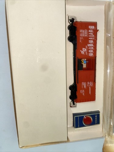 Tyco HO scale Freight Unloading Box Car - Picture 2 of 3