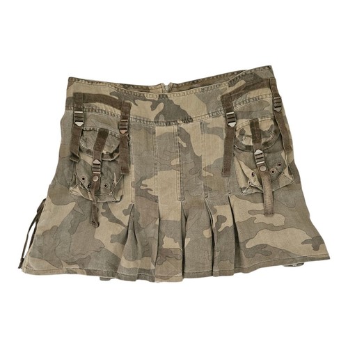 Vintage Y2K iconic camo Pockets Sippers mini skirt Medium SILK NWOT