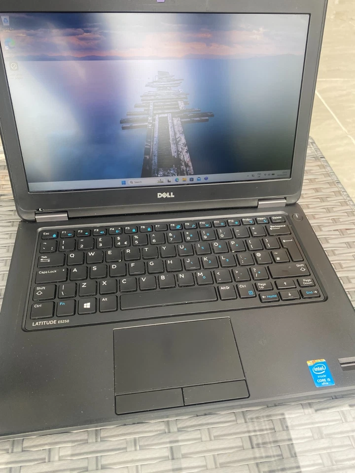 Dell Latitude E5250 · i5-3300U · 8GB · 256GB, photo 2 of 5