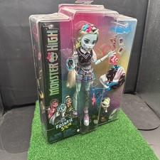 Mattel Monster High - Frankie Stein Fashion Doll with Accessories and Watzie Pet