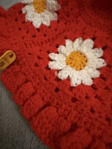 Women's Handmade Crochet Beanie Ruffle Daisy Granny Square Hat - Picture 7 of 8
