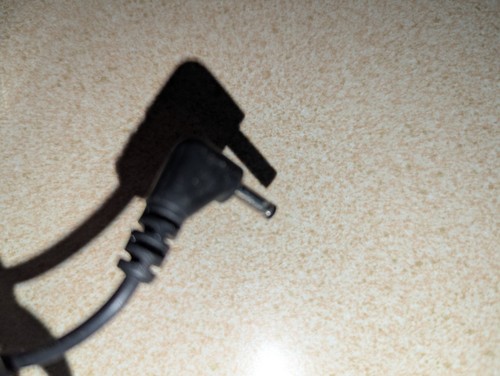 AC/DC Power Adapter: Input 100V-240V 200MA 4.7-63Hz Output 4.5V-9.5V Max 800mA - Picture 6 of 6