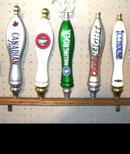 WALL MOUNTED 5 PLACE BEER TAP HANDLE DISPLAY SHELF SOLID OAK INCLUDES BRACKETS