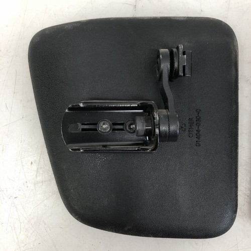 Quantum Q6 2.0, 3 Edge Power Legrest XL Calf Pads Hardware Mount 8” W x 8” L - Picture 10 of 15