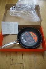 Image of Le Creuset Toughened Non-Stick 28cm Frying Pan BRAND NEW