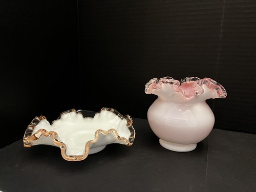 De colección Fenton rosa carcasa blanca vidrio leche crest volante superior jarrón y bandeja - Imagen 2 de 4