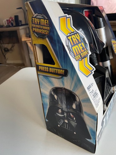 Star Wars 2012 Darth Vader Electronic Helmet with Special-Value Lightsaber - New - Picture 4 of 5