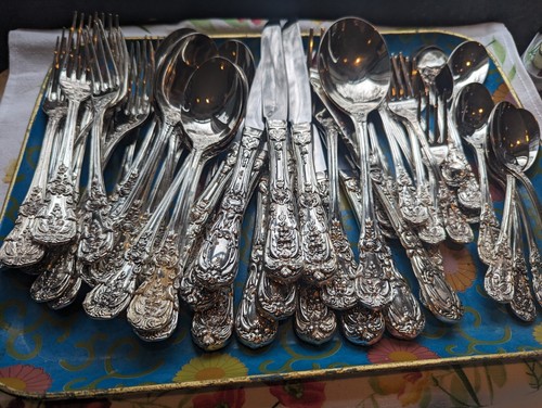53 Pieces Ornate Leaf Pattern Silverplated Flatware Made in China - Picture 2 of 4