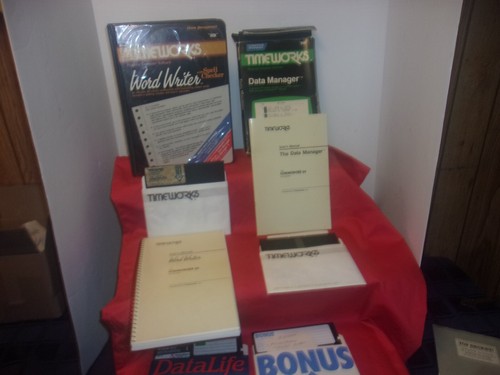 VINTAGE COMMODORE 64 HOME MANAGEMENT LOT - Picture 7 of 9