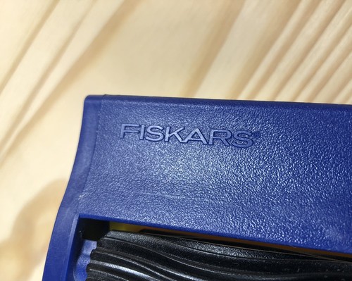 Herramienta manual de fabricación de tarjetas de fabricación de tarjetas Fiskars - Imagen 7 de 7