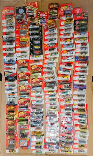 Lote De 143 Jonny Lightning 1:64 Diecast Serie Mixta Colección Nuevas Buenas Tarjetas - Imagen 1 de 20