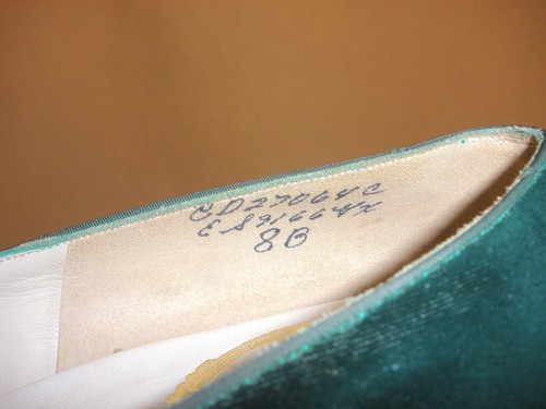 1960's Mint Never Worn Emerald Green Velvet Evening Shoe by Delman - Size 8 B - Picture 7 of 9