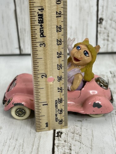 Vintage 1979 Miss Piggy in Pink Diecast Car Corgi Love Mobile Imperfect - Picture 10 of 10