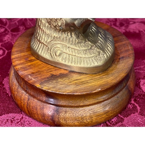 Statuina vintage aquila in ottone volante con base in legno peso carta decorazione India 7" - Foto 7 di 12