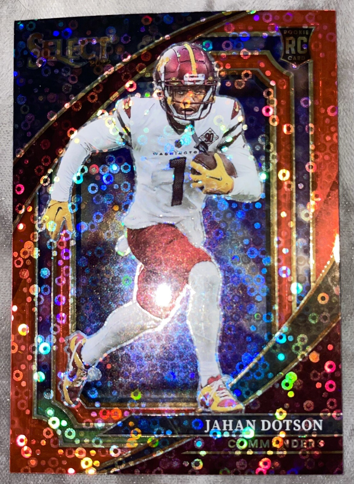 2022 Select Eagles WR Jahan Dotson RC Rookie Suite Level Red Disco Prizm 02/49