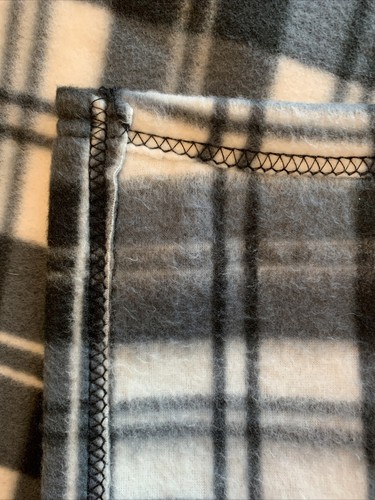 Budweiser Grower Days Black White Plaid Fleece Throw Blanket Anheuser Busch - Picture 7 of 7