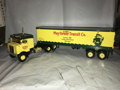 Trattore First Gear "MAYFLOWER" 1953 Kenworth "Bull-Nose" con rimorchio 35 piedi #19-1803 - Foto 7 di 11