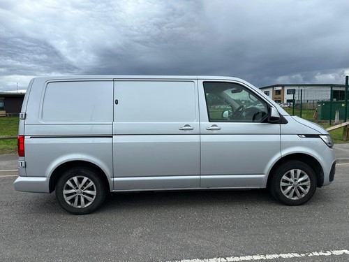 2021 T6 Volkswagen Transporter T30 Highline 2.0 TDI 6spd Manual SWB Euro 6 150ps - Picture 5 of 22