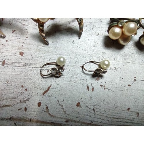 5 Vintage Faux Pearl Rhinestone Clip On Earrings Costume Moon Abstract READ - Picture 3 of 9