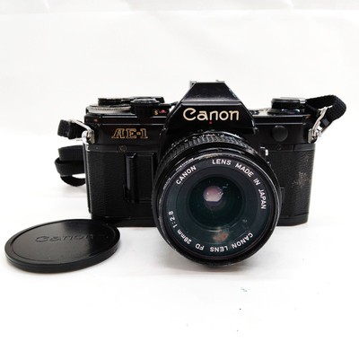 Canon AE-1 Black SLR Manual 35 mm CANON LENS FD 28mm 1 2.8 2266126