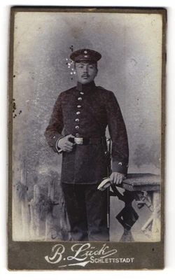 Photo B. Lück, Schlettstadt, Stehender Soldat en uniforme - Photo 1/2