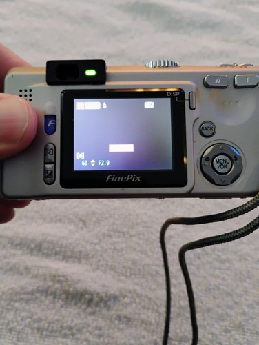 Working FUJIFILM FinePix F700 Sliver Color Compact Digital Camera Read Descripti - Picture 7 of 10