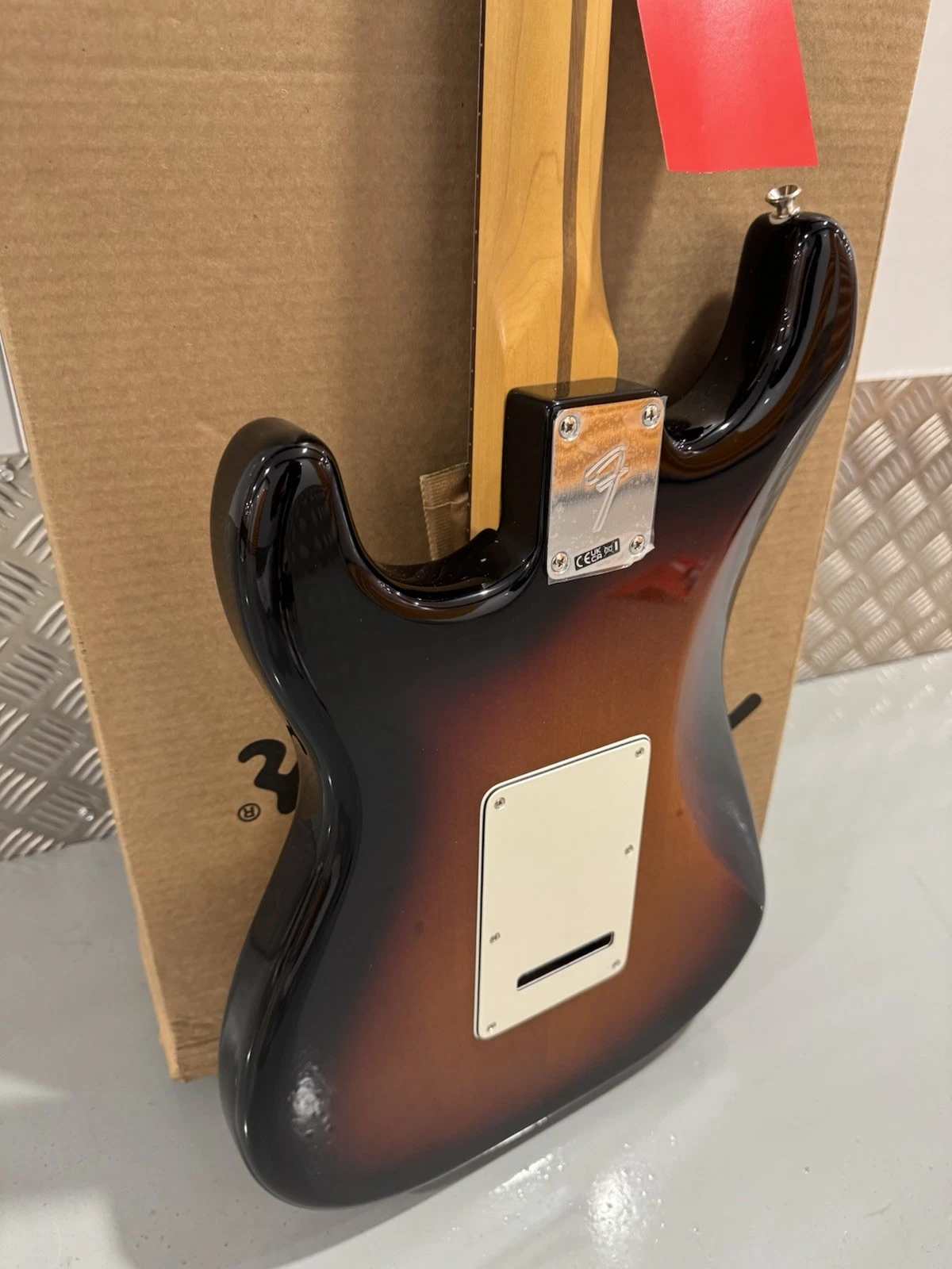 Fender Player II Stratocaster Rosewood Fingerboard 3 Colour Sunburst Brand New 8