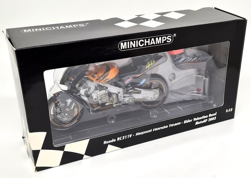Minichamps 1/12 Honda RC211V Moto GP 2002 Valentino Rossi Signed Model Motorbike - Picture 2 of 13