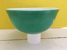 VINTAGE PYREX PRIMARY COLOR NESTING BOWL #402 (GREEN) "LOOK"