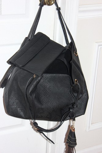 BOLSO DE MANO DE CUERO GENUINO COLOR NEGRO - Imagen 6 de 8