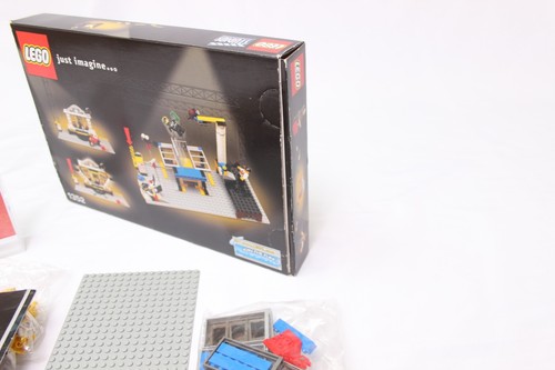 LEGO  Studios Explosion Studio 1352 Released in 2000 open Box #384 - Picture 14 of 15