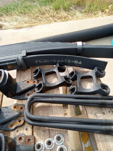 NEW Take Off FORD F450/550 Super Duty REAR LEAF SPRINGS PAIR W/Shocks&Mounts - Picture 3 of 6