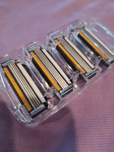 Dollar Shave Club 4/6-BLADE RAZORS + HANDLE STOCK UP - Picture 7 of 10