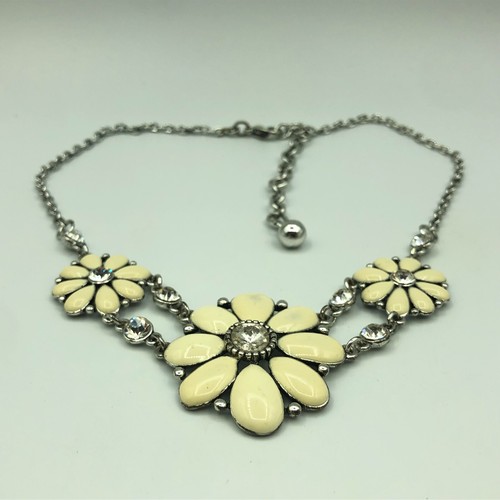 RETRO Silver Tone 3D Floral Link Chain Necklace Retro Festival Boho Flower Hippy - Picture 7 of 14