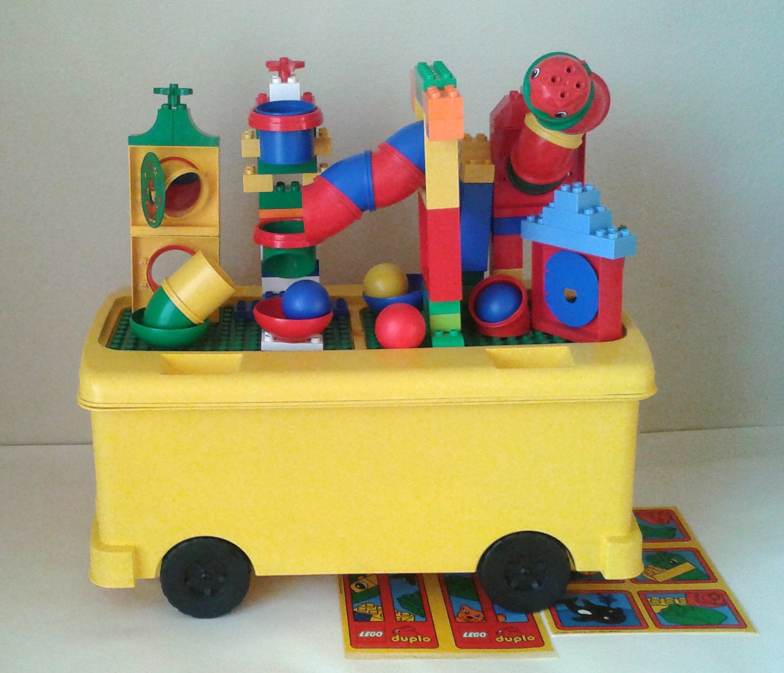 LEGO Duplo Tubes Lot + 2581 Animal autobus Ride-on Storage Bin gree with ruedas LEGO Duplo Tubes Lot + 2581 Animal autobus Ride-on Storage Bin gree with ruedas risparmia fino al 30-50% di sconto