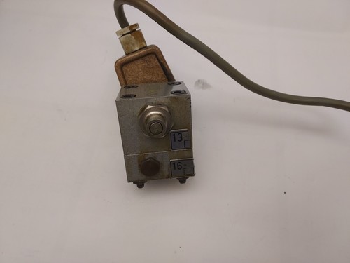 VICKERS FLUI-TROL MINIATURE VALVE DG4M4-32A-20-JA and dm8m-3-15-30-ja valve - Picture 4 of 7
