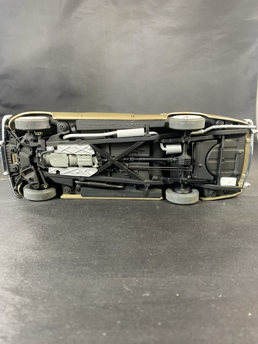 Franklin Mint 1955 Bentley S 1/24 Diecast Car Gold & Brown  - Picture 20 of 20