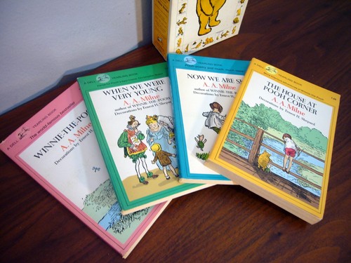 A Treasury of Winnie the Pooh Boxed Set Vintage 4 Book box Set 1976 EUC A Milne - Picture 2 of 5