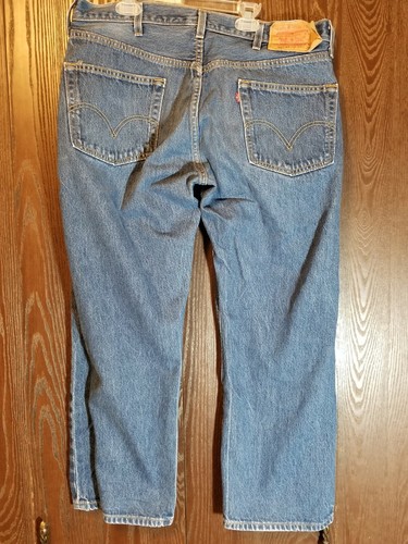 Levi’s 501 Blue Jeans 38x30 Mens Straight Leg Button Fly Stonewash 2003. (J62)