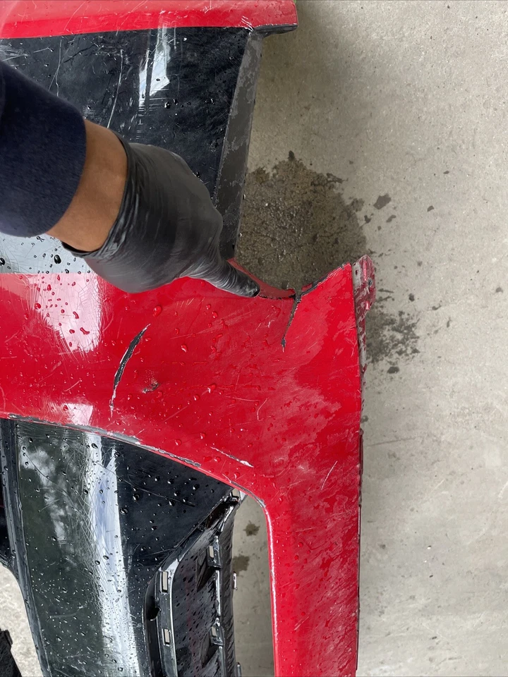 Conjunto de cubierta de parachoques delantero Nissan GT-R R35 2009 *dañado* Foto 2 de 4