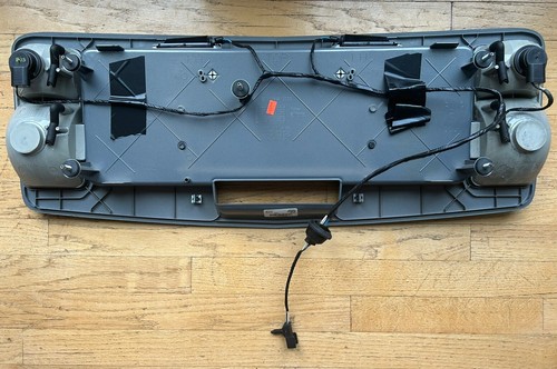 Cadillac SRX Rear Gate Tail Finish Panel Rear Fog Lamps OEM 2004 - 2009 - Picture 6 of 8