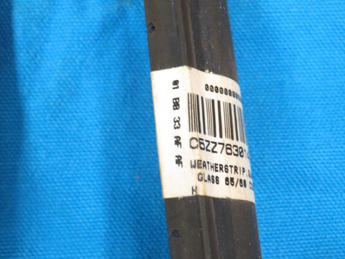 65-68 Mustang Convertible Quarter Window Verticle Weatherstrips - Picture 5 of 6