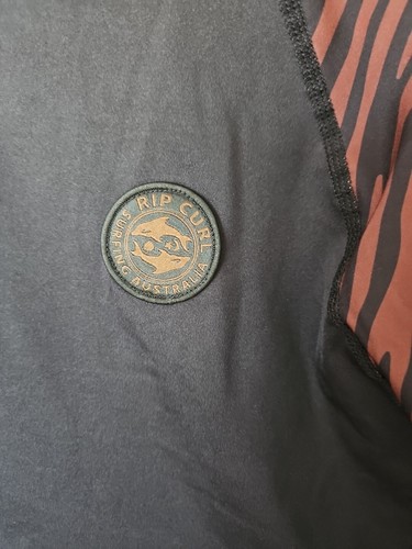 Ripcurl Rashguard Sz L UPF 50 BNWT - Picture 2 of 5