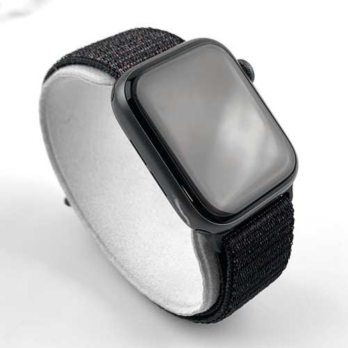 Apple Watch Series 6 Space Gray Aluminum GPS 44mm with Black Nylon Loop - Picture 4 of 7