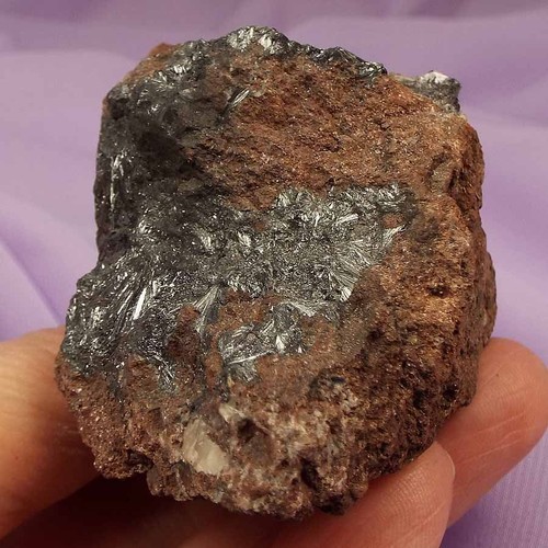 Natürliches Matrixstück mit strahlenden Pyrolusitbüscheln 172g SN54361 - Bild 2 von 4