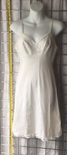 Vintage 1960s VANITY FAIR Ivory NYLON Lace Full SLIP Sz 32