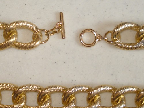 ELEGANT 19" Large Chunky Textured Link Gold Tone Necklace with GF Toggle Clasp - Picture 11 of 13