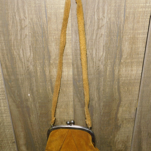 Vintage 1960s Brown Suede Leather Hippy Handbag Purse with Strap and Metal Clasp - Picture 6 of 11