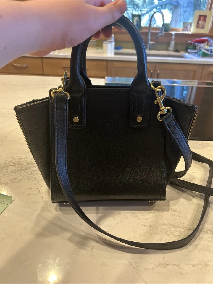 Mini bolso bandolera de cuero negro Phillip Lim 3.1 Foto 2 de 4