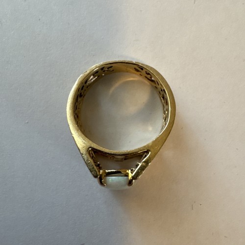 Vintage 14k Yellow Gold Oval Opal Ring - Picture 5 of 9